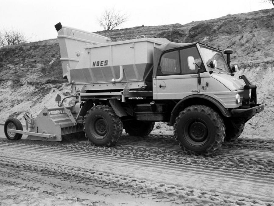  Mercedes-Benz Unimog 406 1963 года  (фото 1 из 9)
